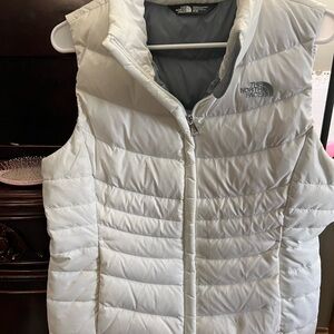 White The north face vest
